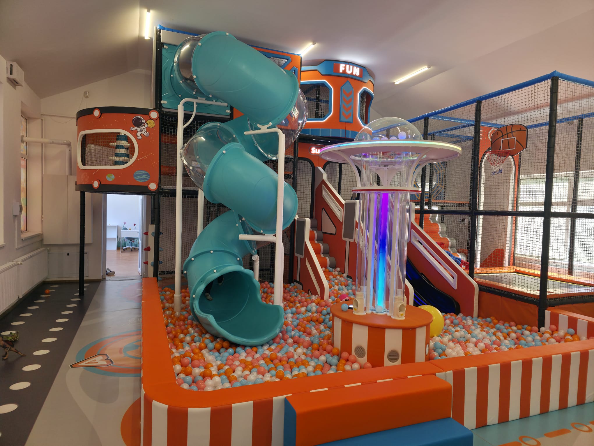Piscina bile KiddoLand